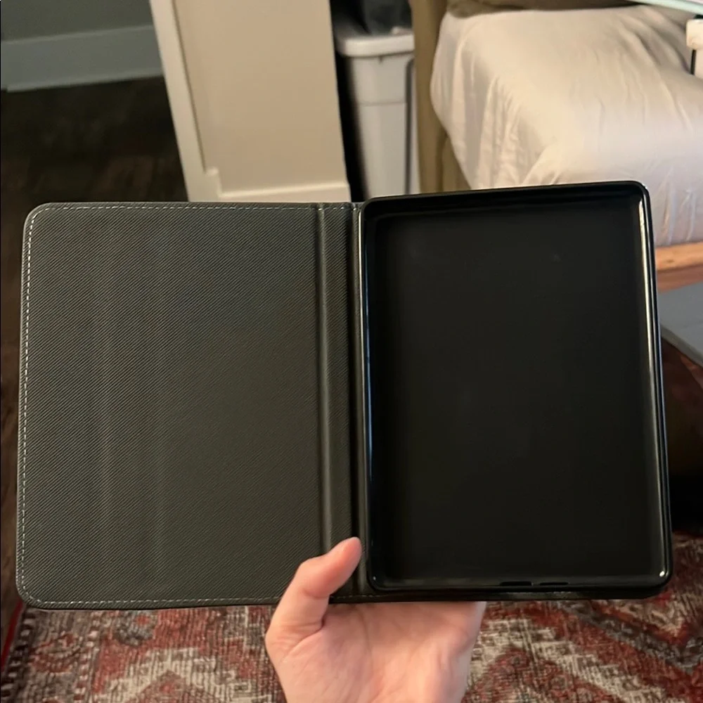 Beige Faux Leather Kindle Case